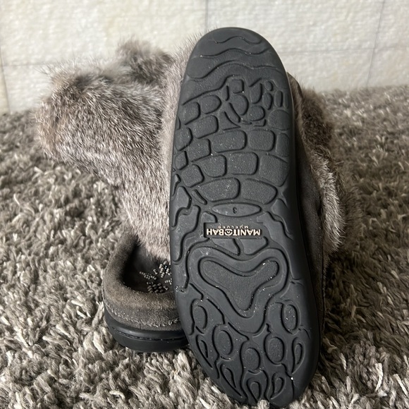 Kids size 3 Manitoba’s Mukluks - Picture 2 of 2